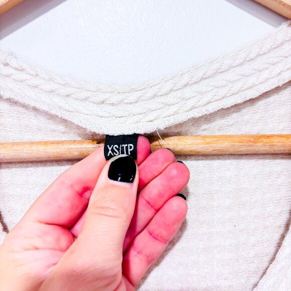 RIEN NE SE PERD, TOUT SE CRÉE – Beige Knit Tunic Tank Top | X-Small * - Picture 6 of 7